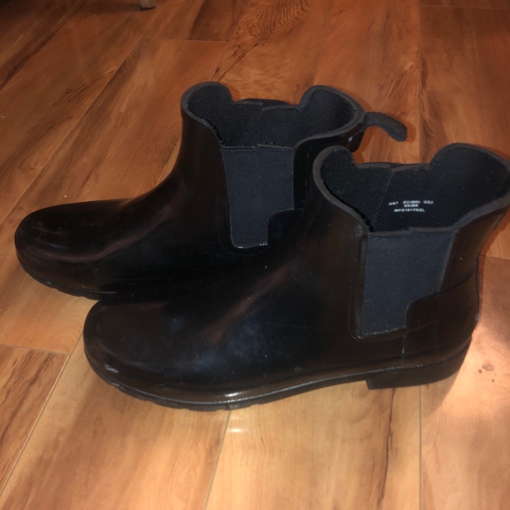 Hunters rain boots